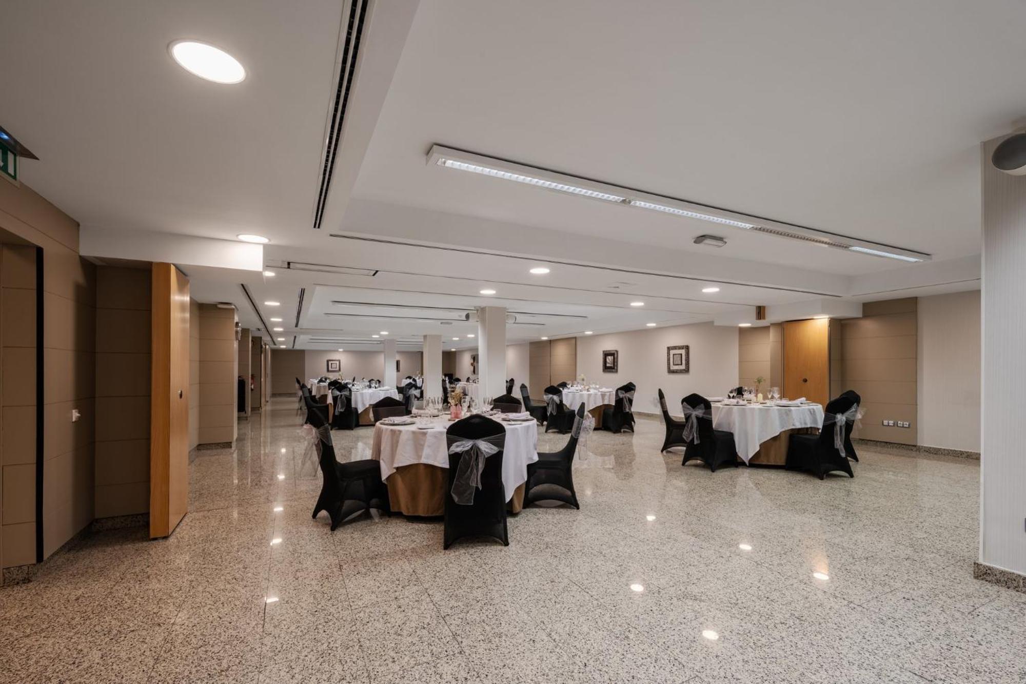 Hotel Crowne Plaza Madrid Airport — Fotos 1